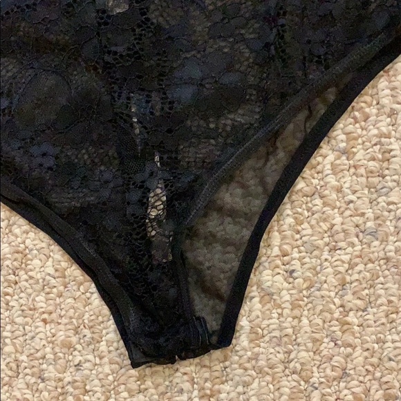 Allover lace teddy - Picture 4 of 7